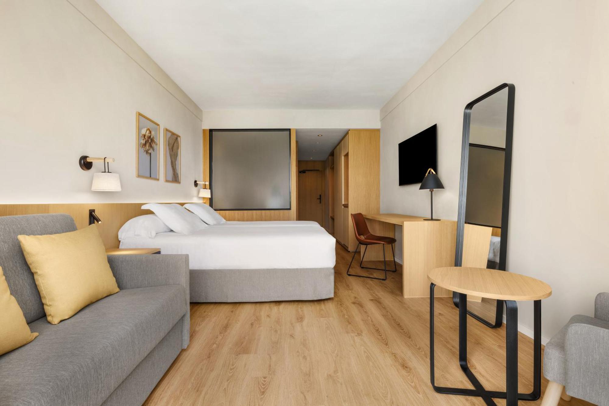 Superior Deluxe Double or Twin Room,1620980183:JPEG